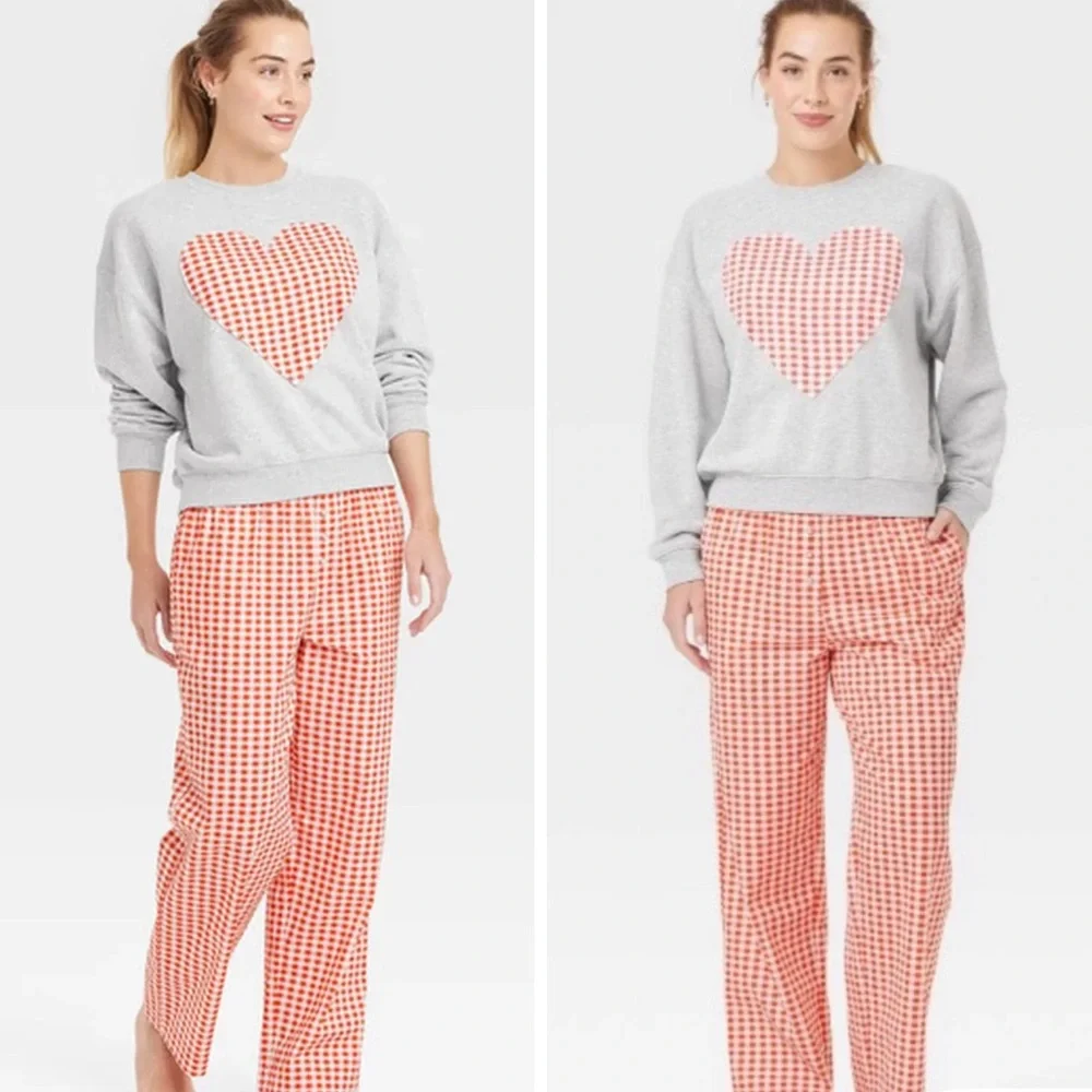 Gingham Heart Graphic Sweatshirt Top & Red Gingham Pants Bottom Pajama Set‎